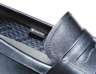 お馴染みのピスタグはライニングに移動