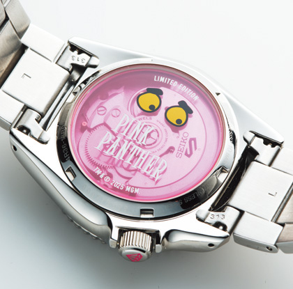 ピンクの壁に隠れちゃう名場面も裏蓋で再現