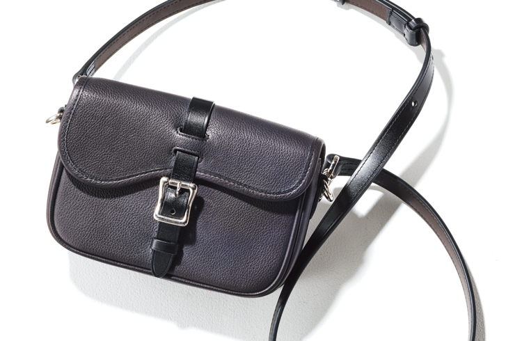 見た目も作りも重視したいカメラ愛好家におススメ！　ルミックス×マスターピースのカメラバッグ