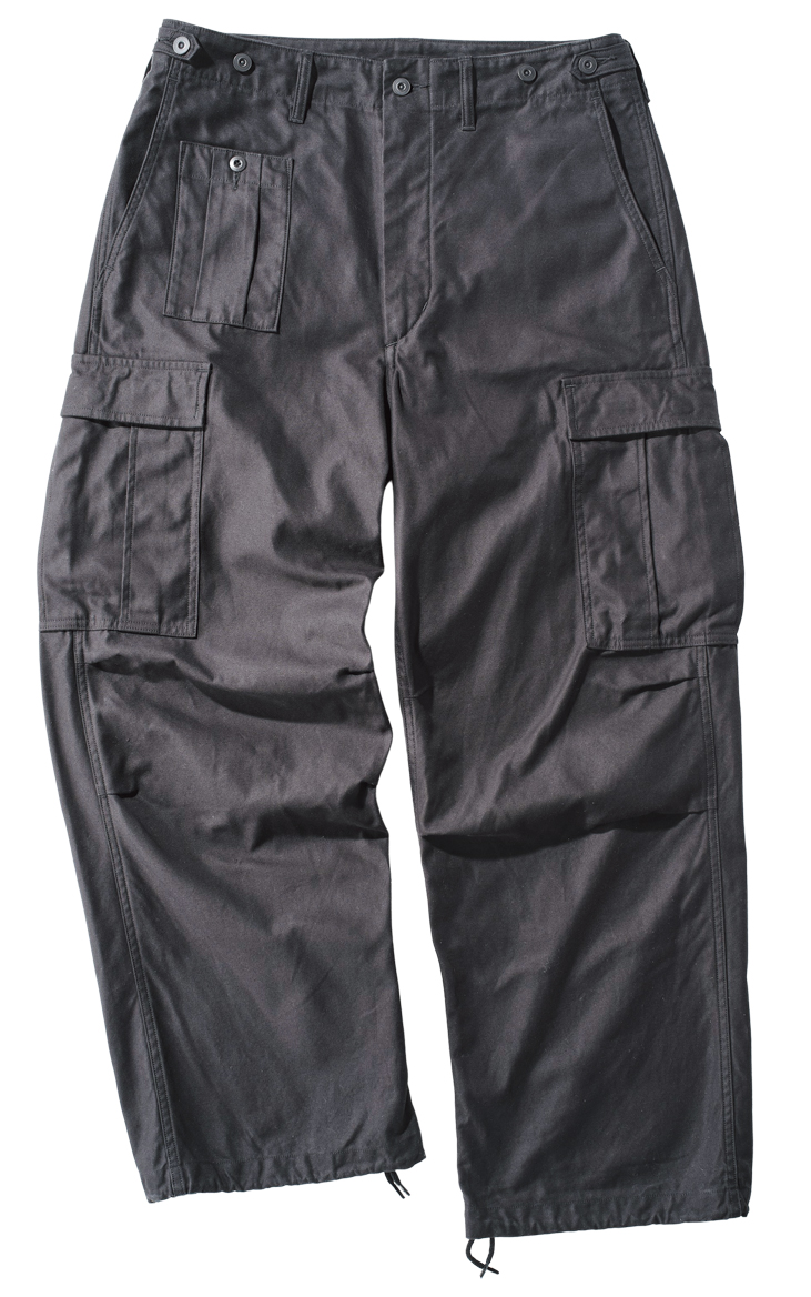 ナイジェル・ケーボンのブラック アーミーカーゴパンツ