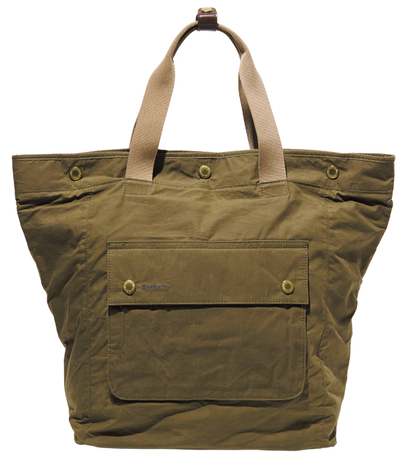 バブアーのトランスポートバッグ