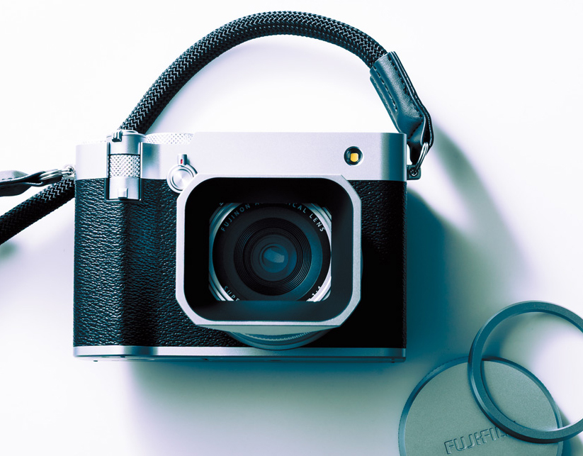 富士フイルムのGFX100RF