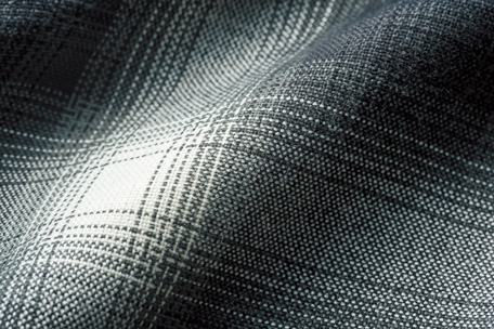 エモさ全開でほとばしるざっくりタッチのオンブレチェック生地