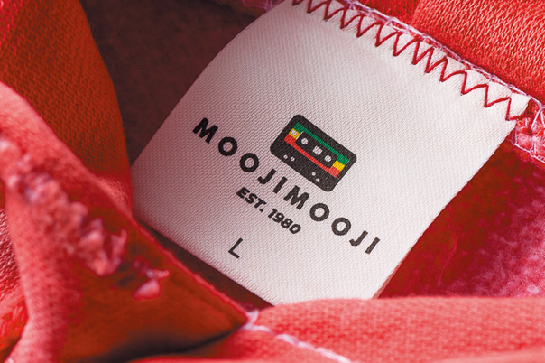 ムージ ムージ クラシック フーディ エイジド