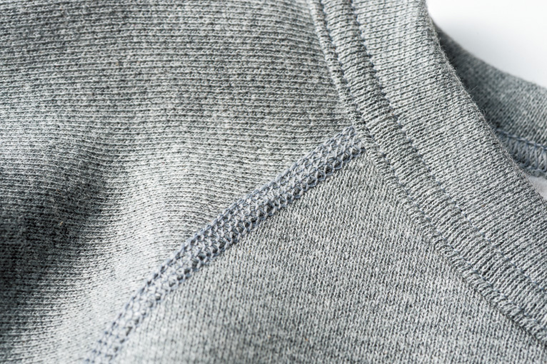 縫い代に凹凸のないフラットシーマ仕様＆丸胴ボディで着心地