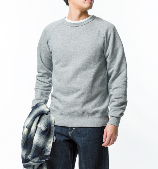 ニットのように程よく細身だからメインはもちろんインにも投入しやすい