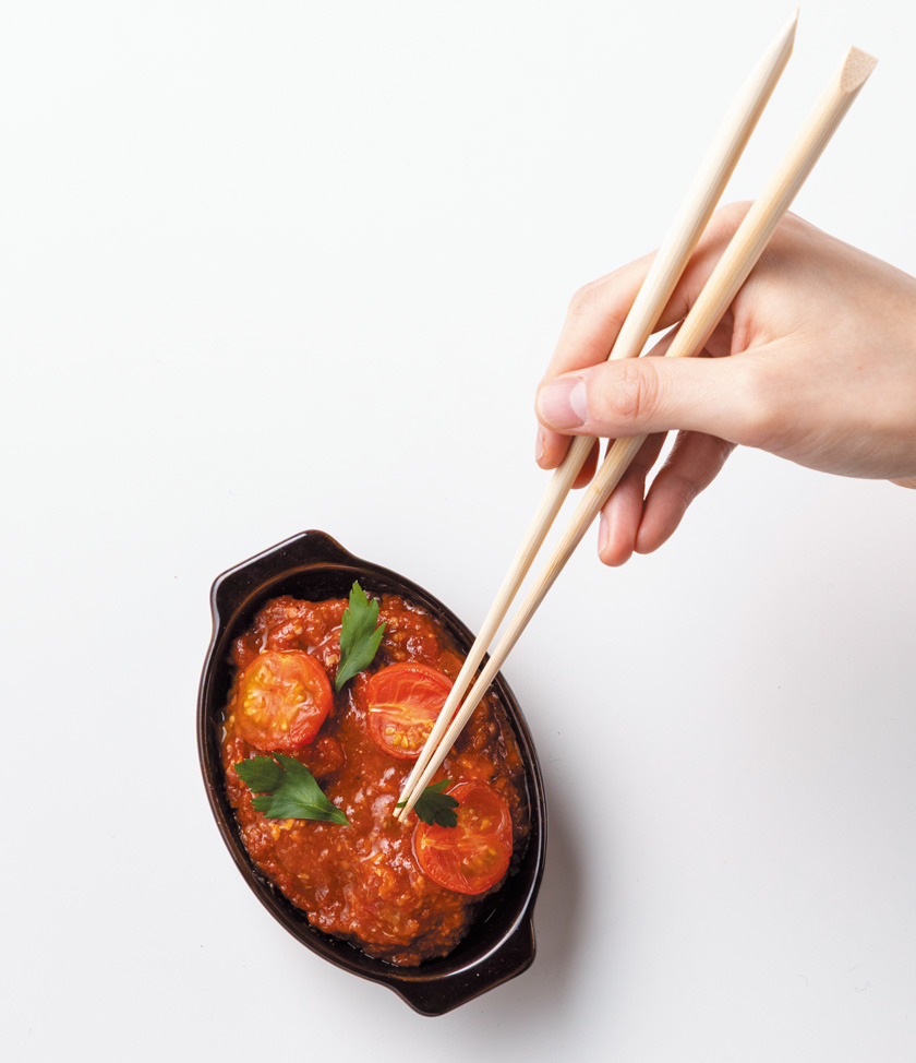 綺麗に盛り付けたうまトマハンバーグ