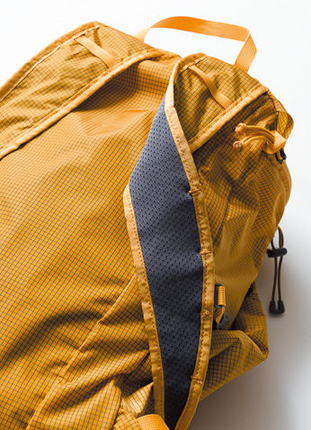 薄手パッド × 裏メッシュだから軽くてストレス知らず