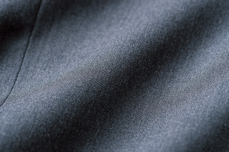 ウール混で上品見え