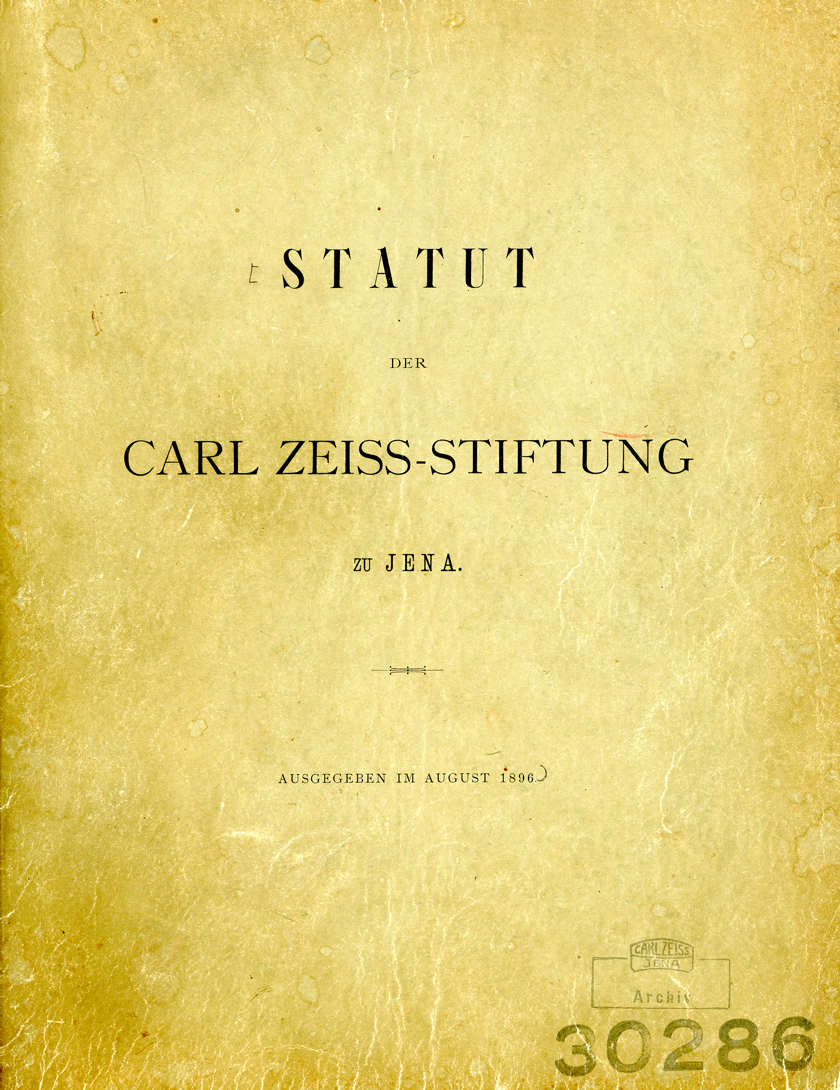 カールツァイス財団設立。