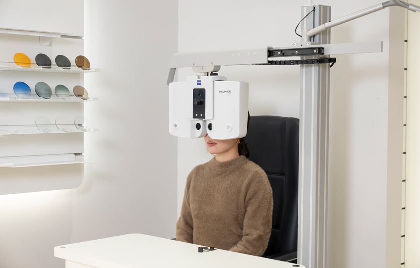 両目で見る測定でズレを確認