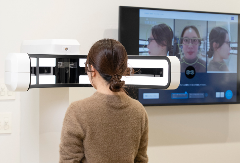 顔の形状や目の位置を3Dで超高精度測定