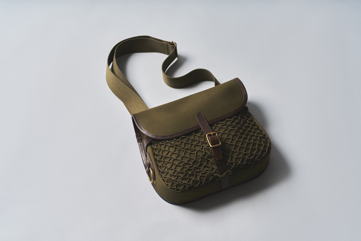 クラシックなフィッシングバッグのラギッドな佇まい