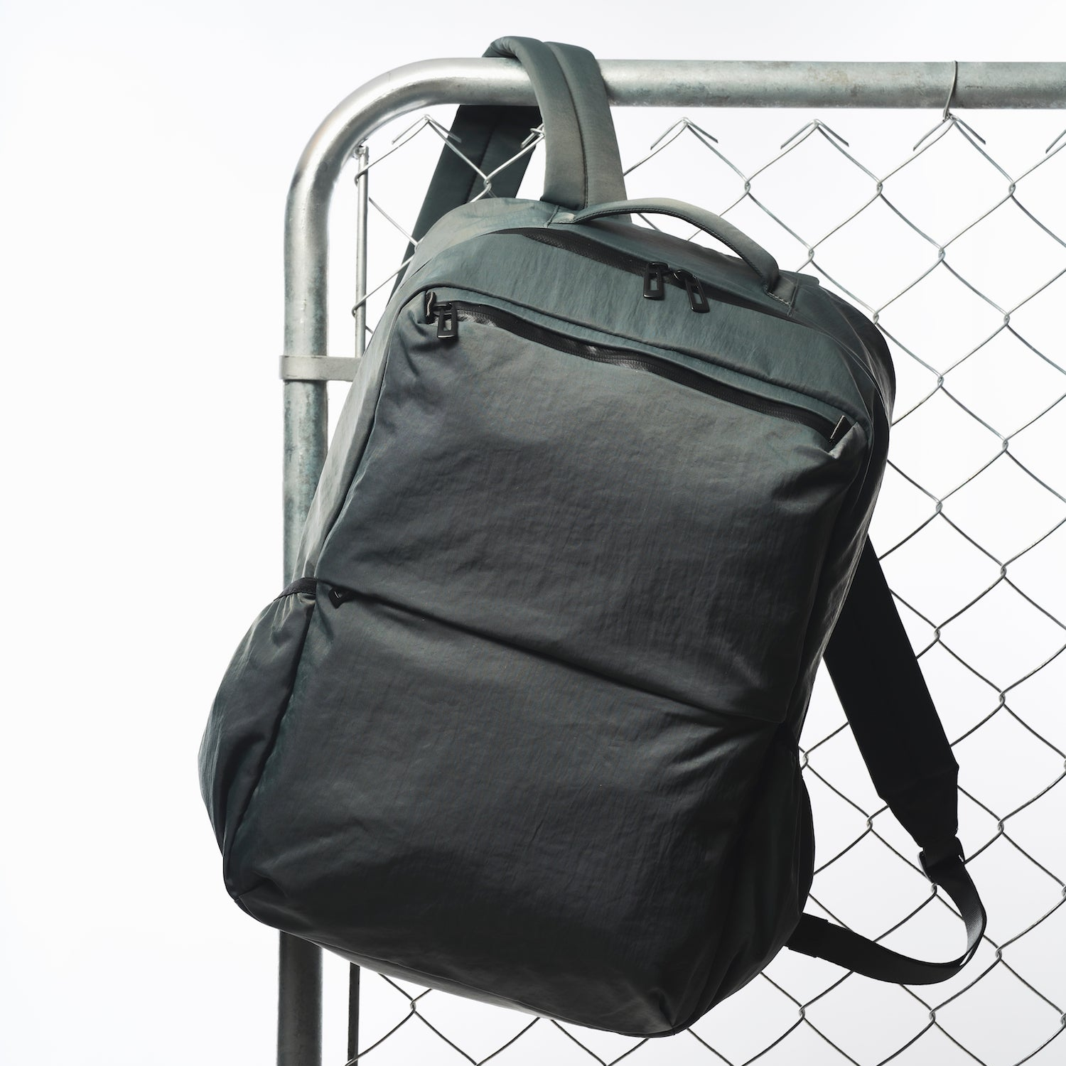 ワッシャー加工と撥水性が両立した素材感