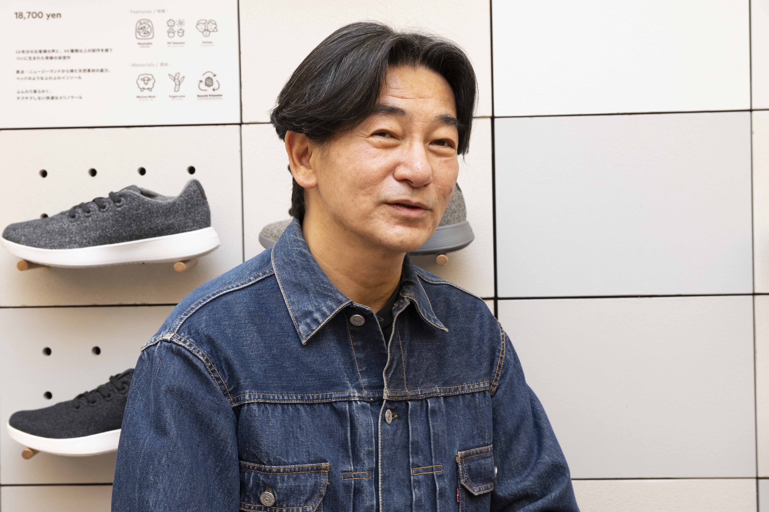 2007年にレミ レリーフを始動。岡山・児島に構えた自社工場で行う、リアルなヴィンテージ加工は、国内外から高い評価を受けている。