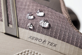 ウォータープルーフで汚れにも強い