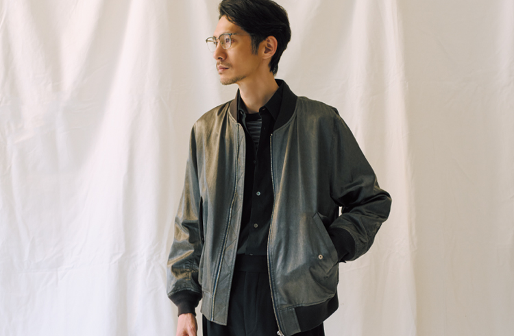 中綿ナシでスッキリ見え！“薄軽MA-1”が今春の大本命アウター｜雑誌