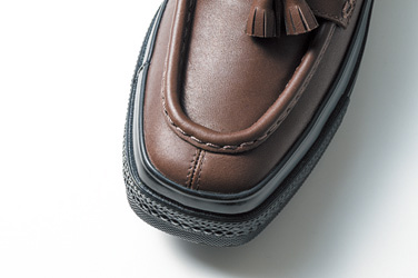 人気再燃のスクエアトウをいち早く採用