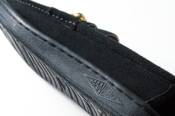 高いグリップ力のオリジナルソール