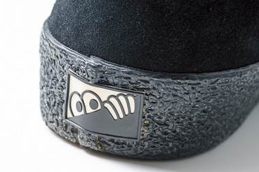 可愛らしいロゴが後姿のアクセントに