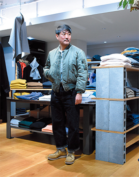 ロールアップして裾からチラリと見せるのも◎（ロフトマン　木村 真さん）