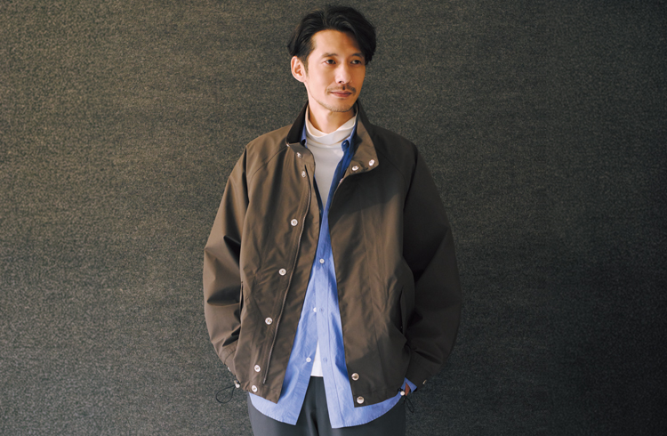 蒸れない＆軽量に進化した「マッキントッシュ」の短丈ジャケットの今どき感