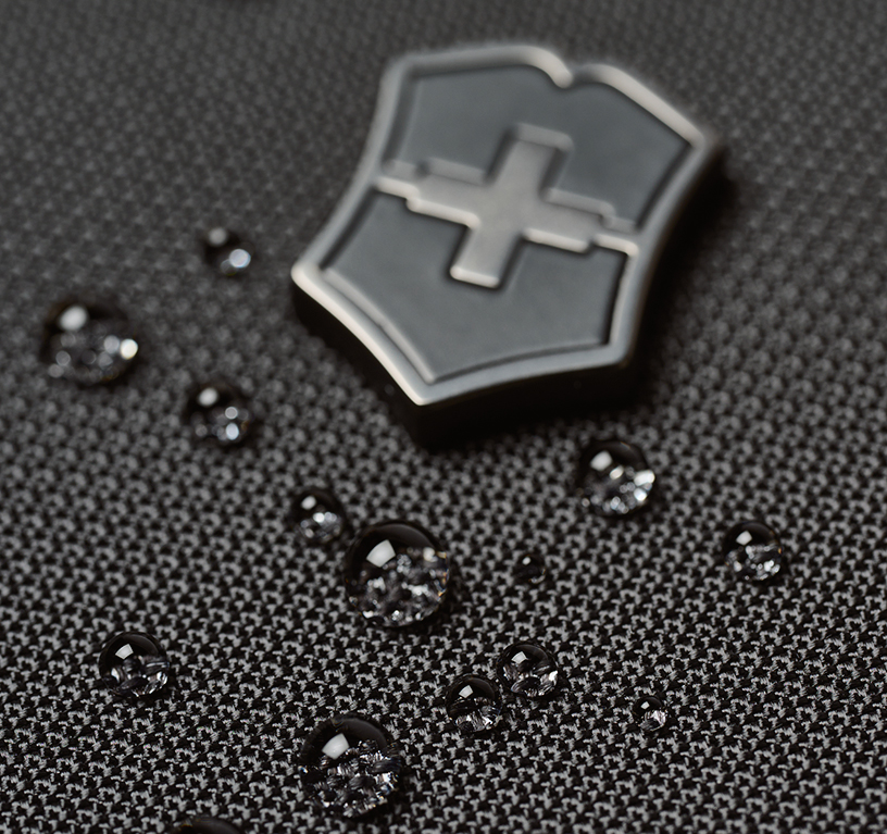 タフ&防水生地で荷物をしっかりガード