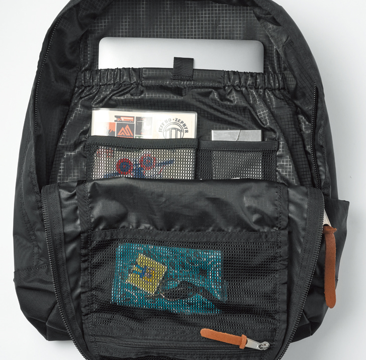 メイン室にもメッシュポケットを追加