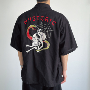 ブラックver.の刺繍もイかしてます