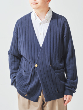 B.D.シャツ＆チノパンに合わせても新鮮